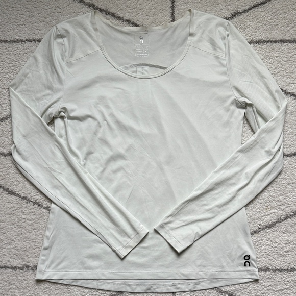 On Running Performance Long-T, Size M - Picture 2 of 9